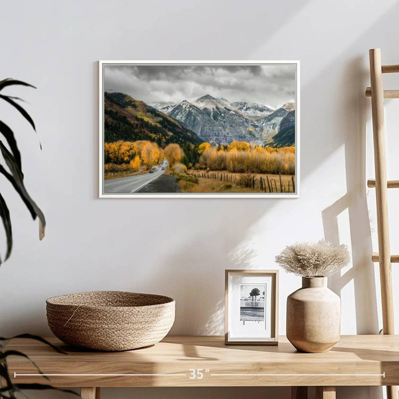 Route d'automne à Telluride, Cadre flottant blanc, 19 po x 13 po