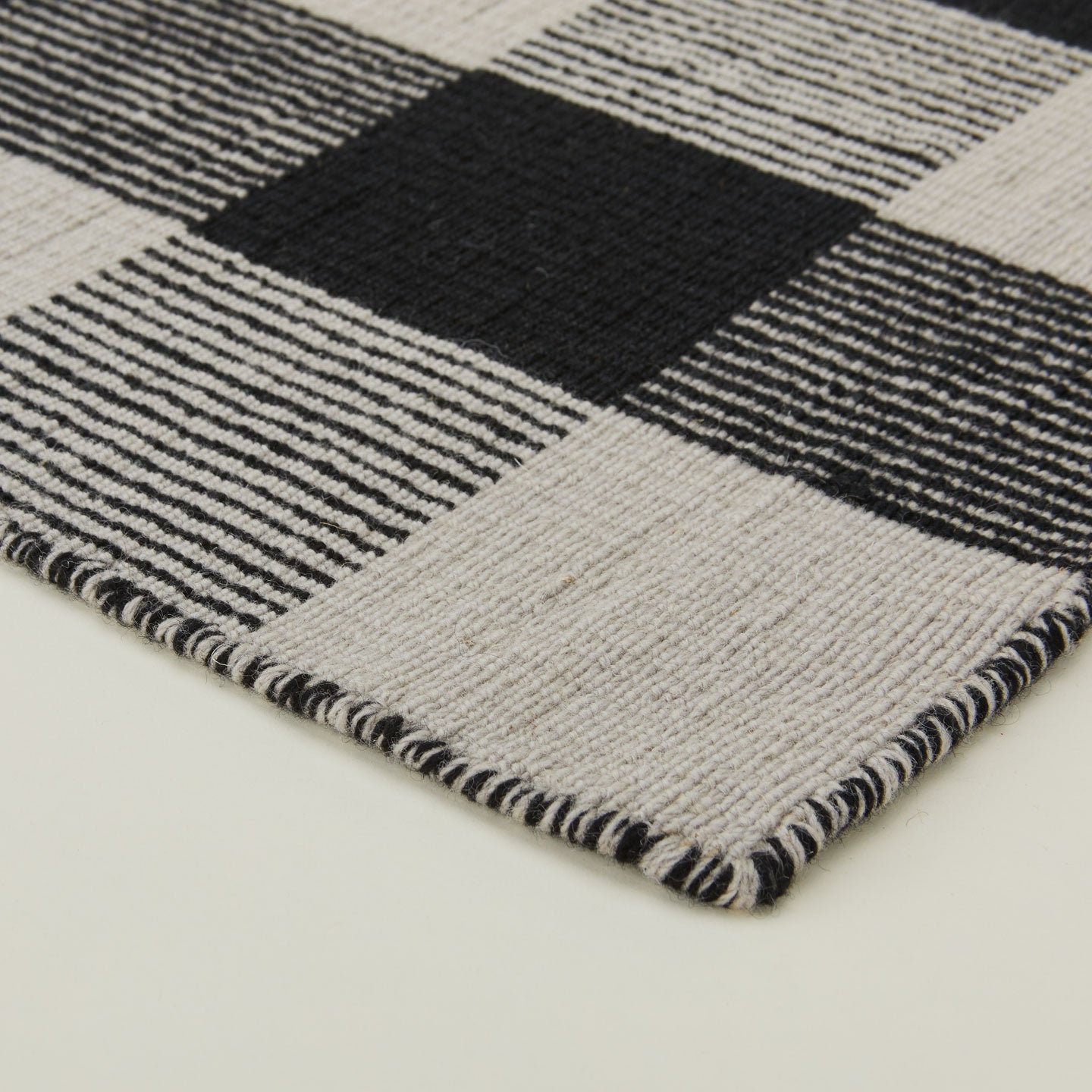 Simple Gingham Shag Wool Rug, Rectangle 2' x 3', Light Gray/Black