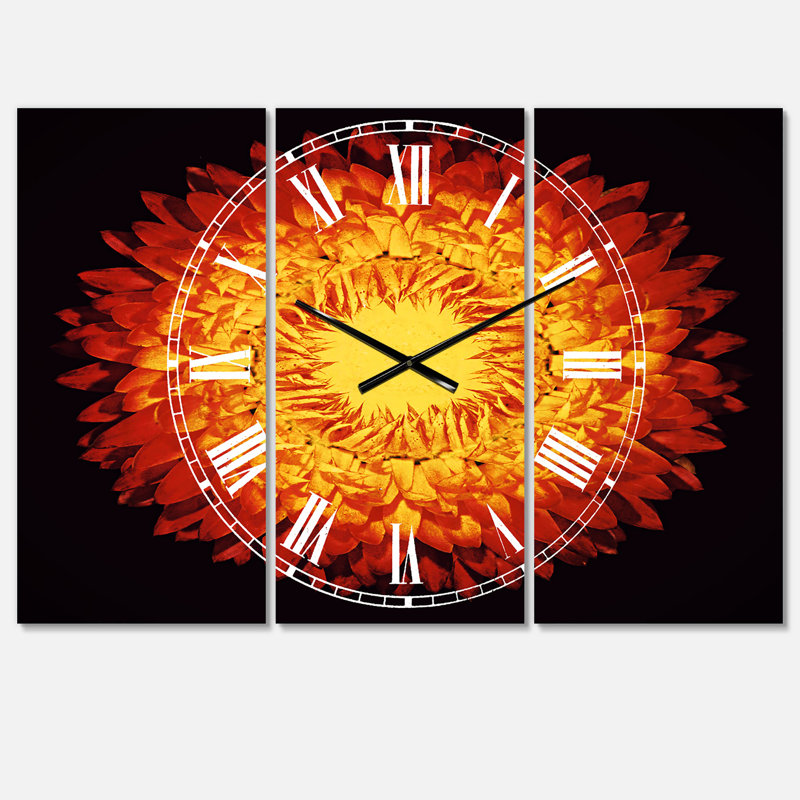 Fleur de paille éternelle sur fond noir - horloge murale traditionnelle