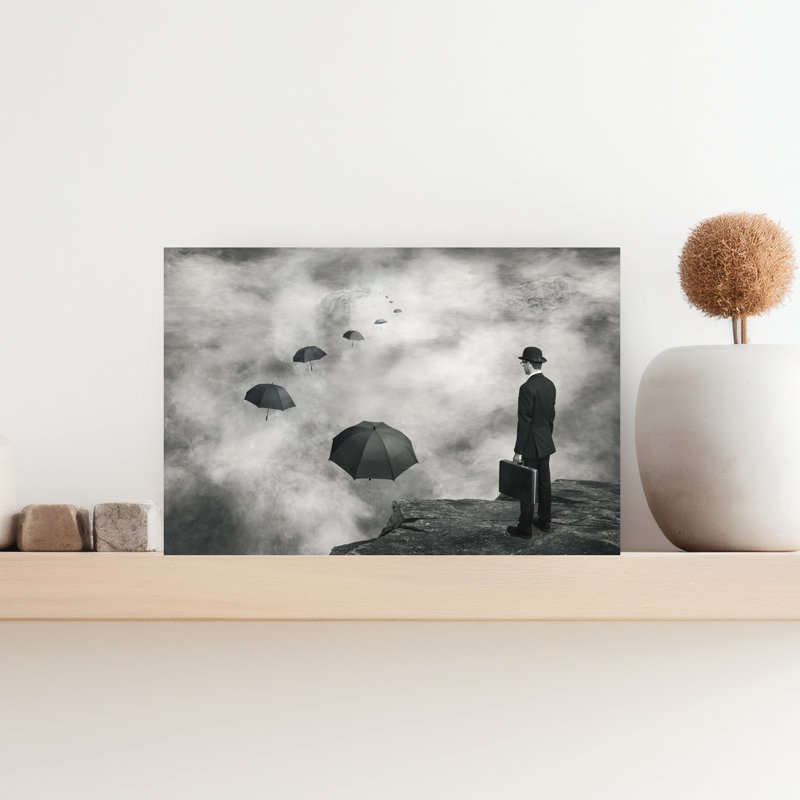 Homme et parapluies flottants, H 12 po x l 18 po
