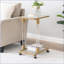 Table basse dorée en forme de C avec plateau en verre trempé, table d'appoint mobile facile à nettoyer pour la maison et le bureau