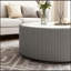 Table basse en cuir clair à dessus cylindrique en cuir, durable et élégante pour les espaces de vie modernes-1998048093