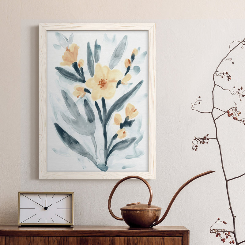 Indigo and Blush Bouquet II - Peinture sur toile encadrée, H 20 po x l 17 po x P 1 po, Blanc