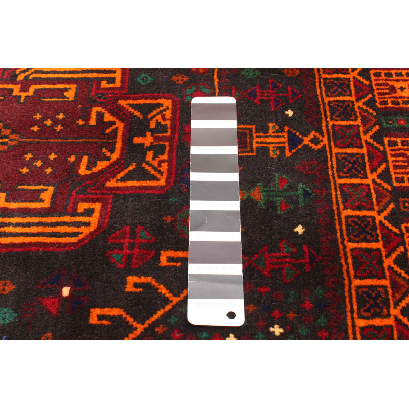 Tapis noir Teimani 2 pi 11 po x 4 pi 3 po