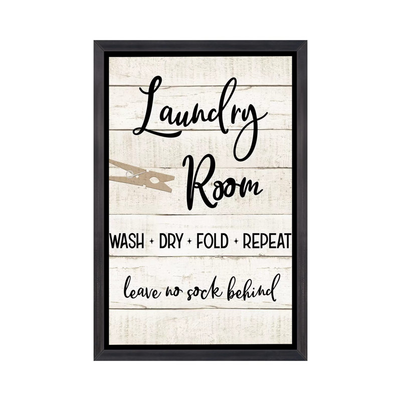 Laundry Pin I par impression, Toile avec cadre noir patiné, H 26 po x l 18 po x P 1,5 po
