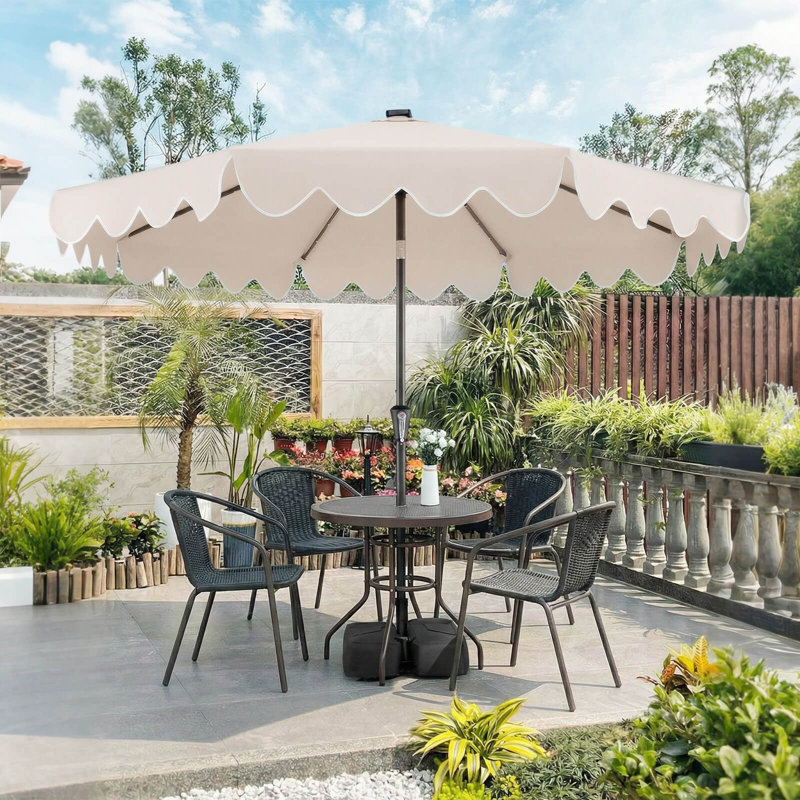 Parasol de patio extérieur de 9 pi avec 32 lumières DEL solaires et base lestée, sacs de sable