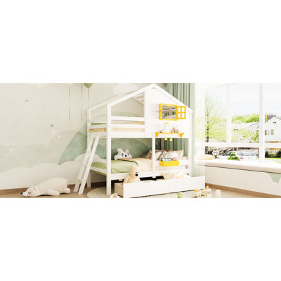 Lit simple au-dessus d'un lit superposé, blanc avec fenêtre - bois massif pour une chambre à coucher confortable et attrayante