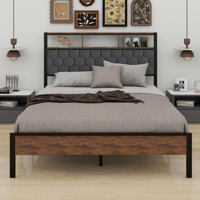 Table de chevet avec lit doux, Lit double 
