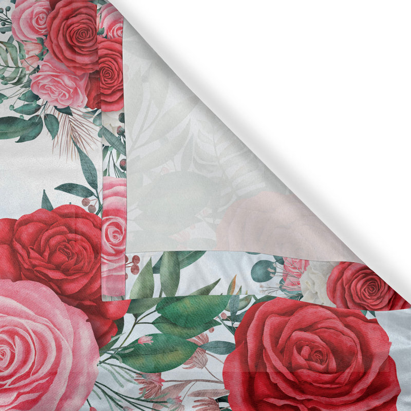 Rose délicat à œillets East Urban Home, L 50 po x L 96 po