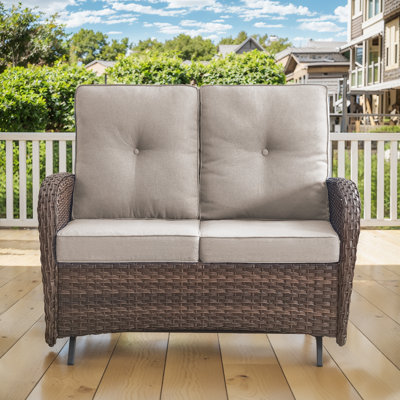 Causeuse de patio Valierius avec coussins résistants à l'eau - expérience de glisse en douceur et conception durable pour la détente dans la cour, le jardin et le balcon
