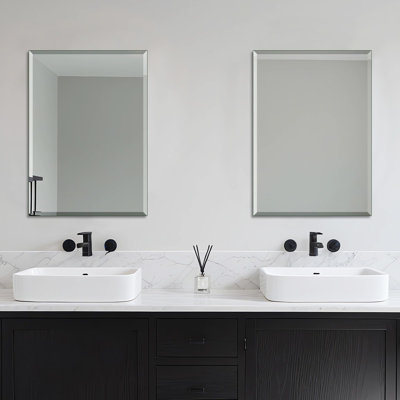 Miroir mural Miroir mural sans cadre à bords biseautés 20 po x 28 po