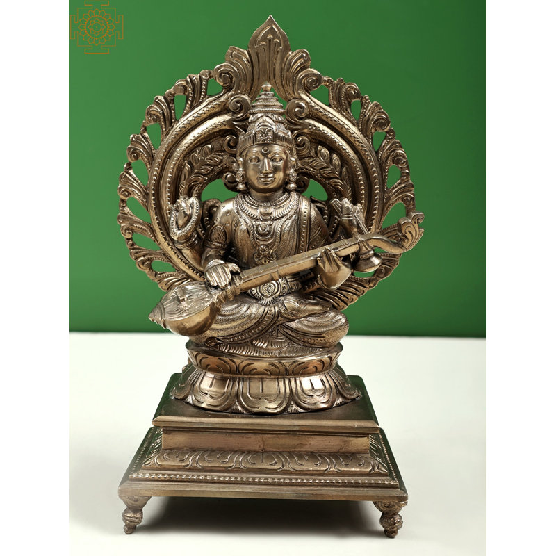 Statue de 8 po déesse de Saraswati en bronze - Hoysala