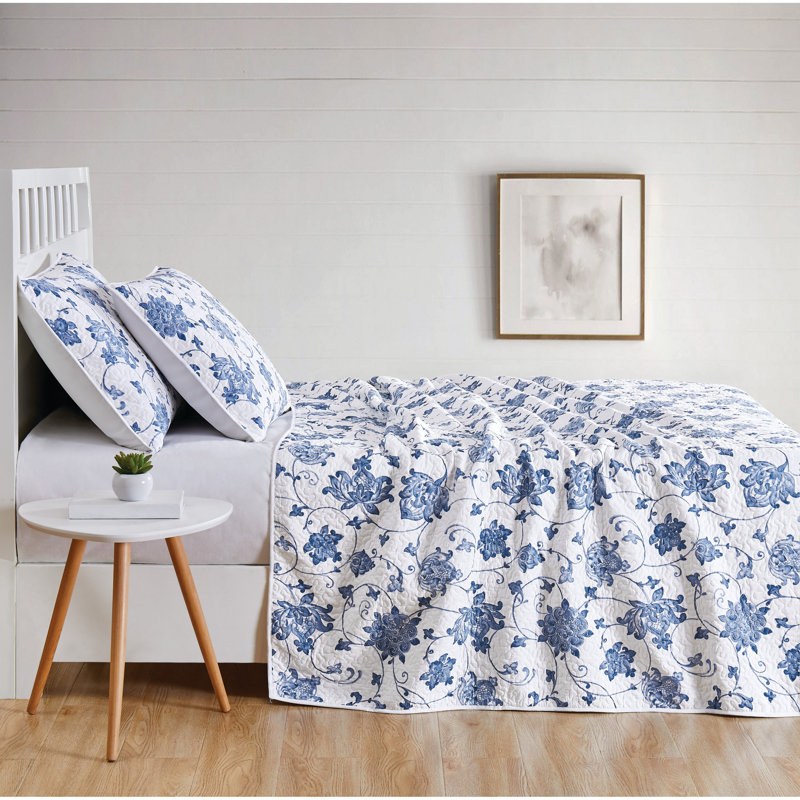 Full Blue Cotton Reversible Floral Quilt Set