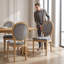 Ensemble de 2 chaises de salle à manger style français - structure en bois antique, velours, dossier haut, garniture cloutée-238762839