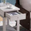 Table de bout contemporaine à deux tons avec tiroir et tablette inférieure pour un rangement et une présentation supplémentaires