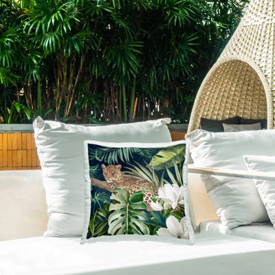 Coussin d'extérieur à imprimé léopard tropical par Eli Jones