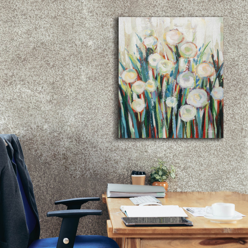 «Sprinkled White Flowers 1» par Silvia Vassileva, art mural sur toile, H 30 po x l 26 po