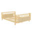 Lit plateforme robuste en bois et en fer pour enfants avec garde-corps, finition naturelle, parfait pour toute chambre à coucher