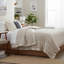 Couverture légère en duvet synthétique avec bordure en satin, couleur crème, format king-134168033