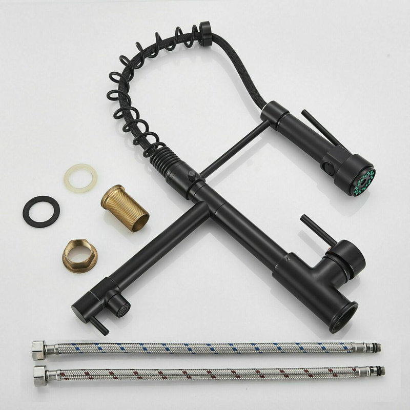 Robinet de cuisine à poignée simple avec accessoires