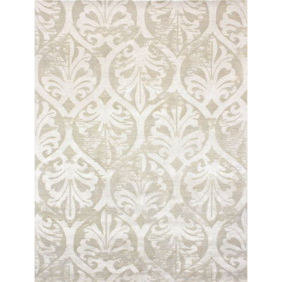 Hand Knotted Area Rug in Beige/White