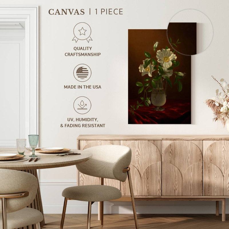 Cherokee roses dans un vase en verre, H 24 po x l 16 po