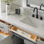 Meuble-lavabo simple en bois massif 66 po avec plateau en quartz blanc Thornaby-1195506913-1160528166