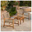 Chaises club d'extérieur en bois d'acacia naturel et gris avec détails en osier (ensemble de 2)