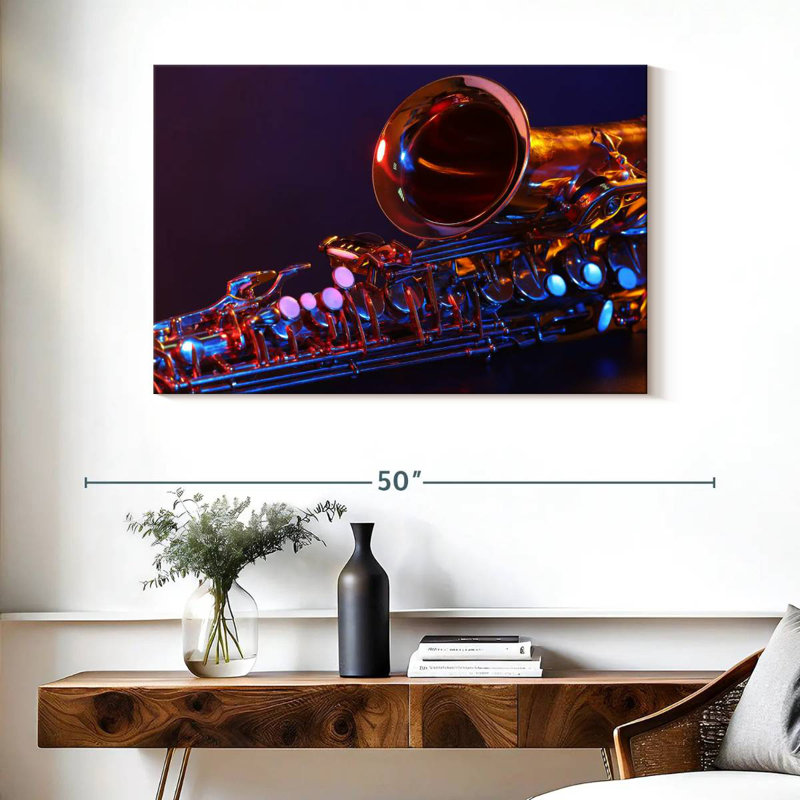 Saxophone doré Abarca, H 26 po x l 39 po