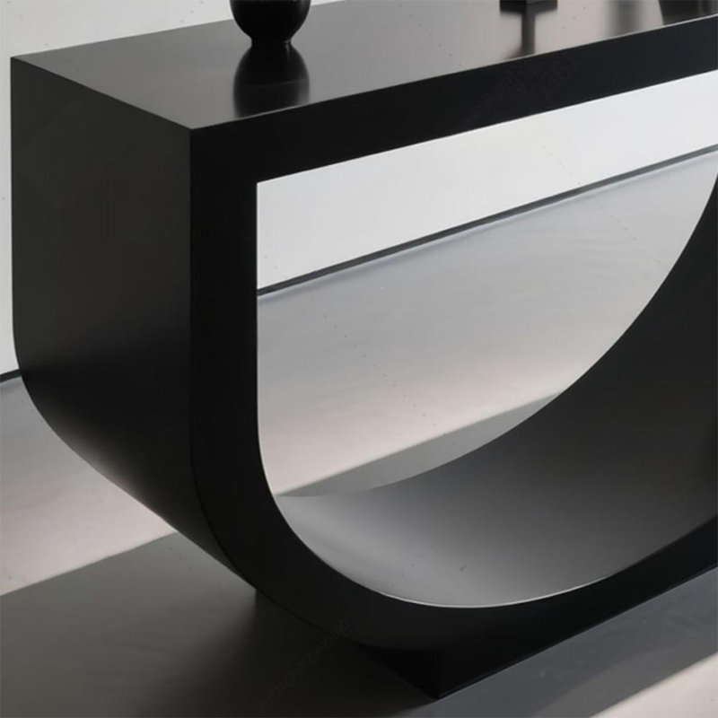 Table de présentation noire minimaliste courbée, H 27,56 po x l 47,24 po x P 15,75 po