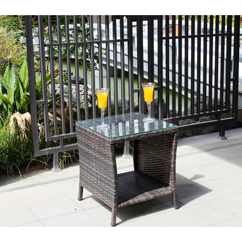 Table basse d'extérieur avec plateau en verre Laylia 19,25 po x 19,25 po x 21 po (L x l x H)