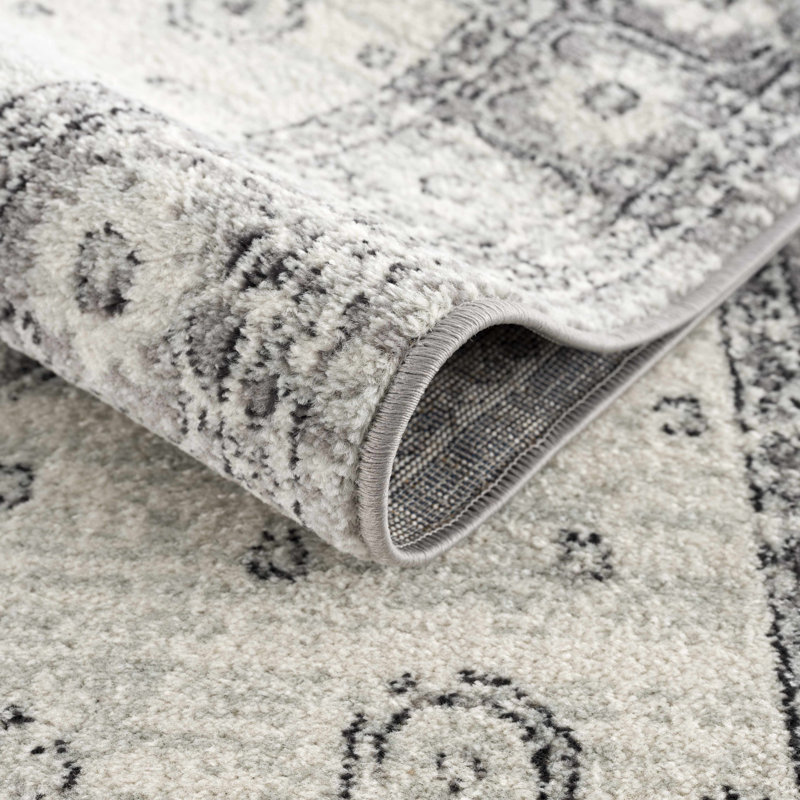 Gershon Oriental Indoor Rug, Runner 2'7" x 7'3"