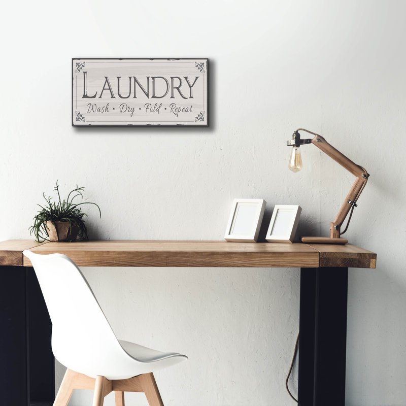 «Laundry Wash» par Fiona Stokes-Gilbert, art mural sur toile, H 12 po x l 24 po x P 0,75 po