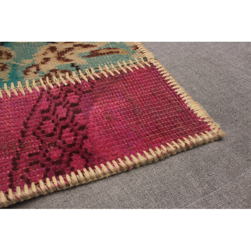 Tapis unique en laine noué à la main vert / rose / gris des années 2010 de 5 pi 1 po x 7 pi Tsonis