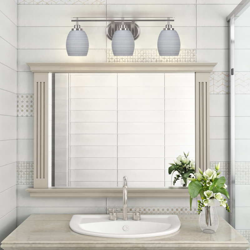 Barre d'éclairage de salle de bain 3 lumières Odyssey au fini nickel brossé avec verre de 5 po, Gris