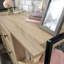 Commode en bois avec tiroirs spacieux et tablettes ouvertes-1802452031