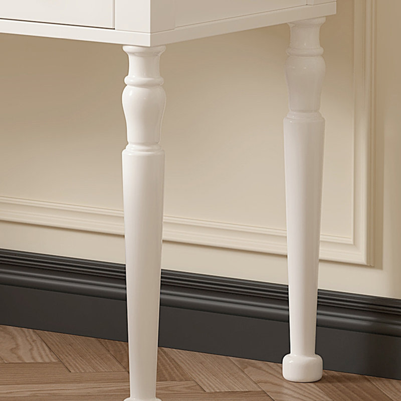 Loreatha, White