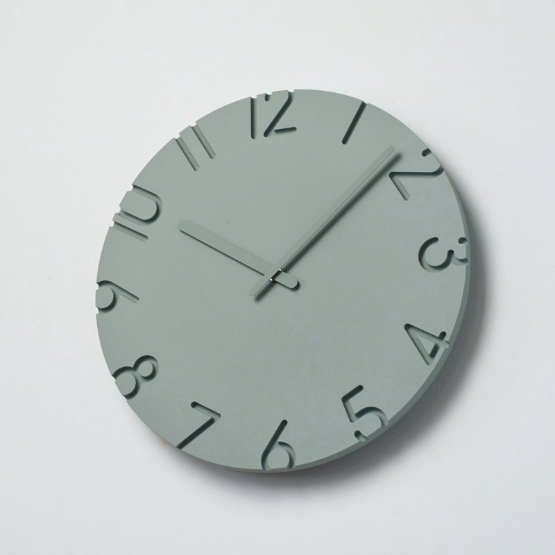 Horloge de couleur sculptée Lemnos, Gris
