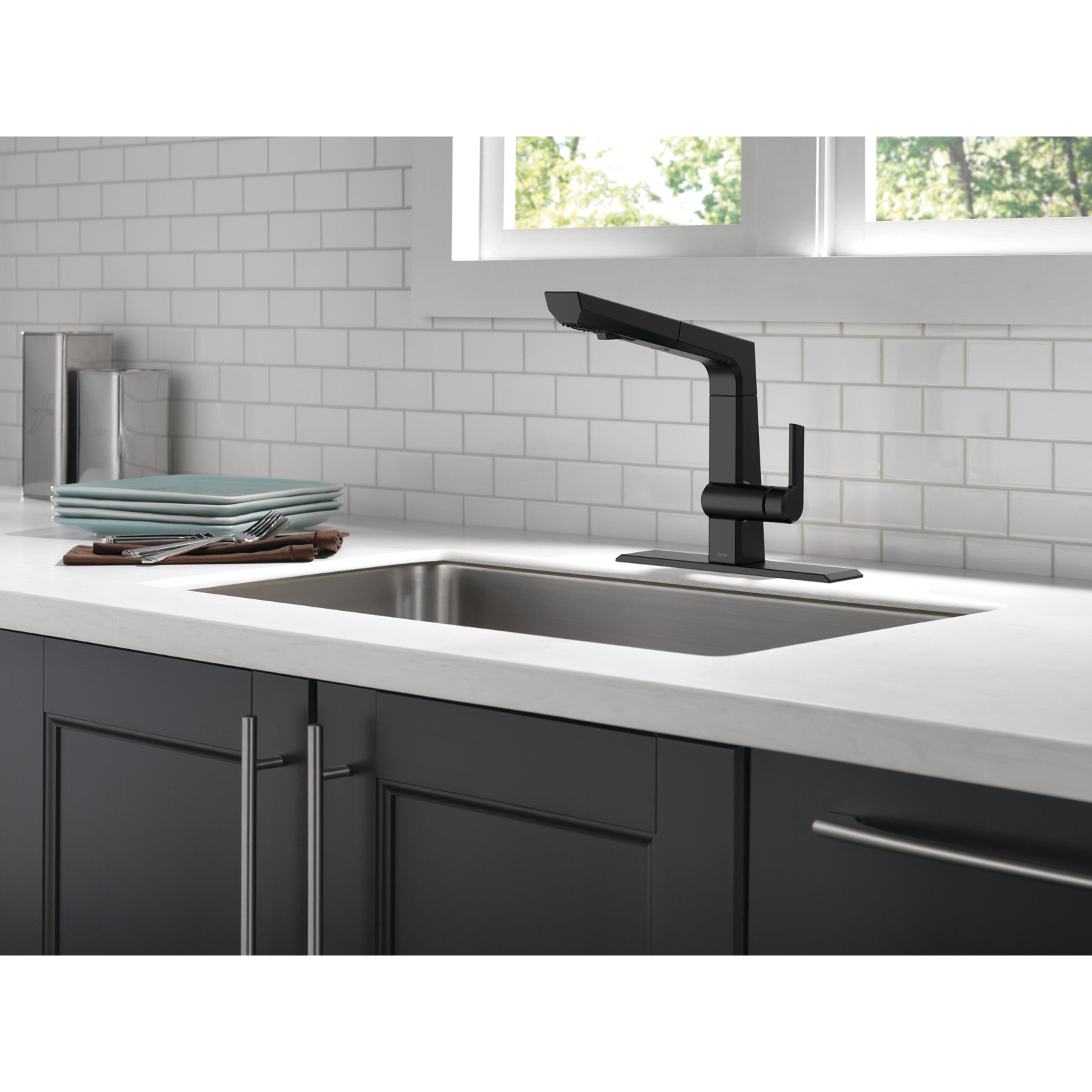 Pivotal Pull-Out Kitchen Faucet, Matte Black