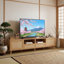 Meuble télé 86,6 po, console multimédia avec pieds en bois massif, 2 armoires de rangement et tablettes ouvertes pour cinéma maison-984766574