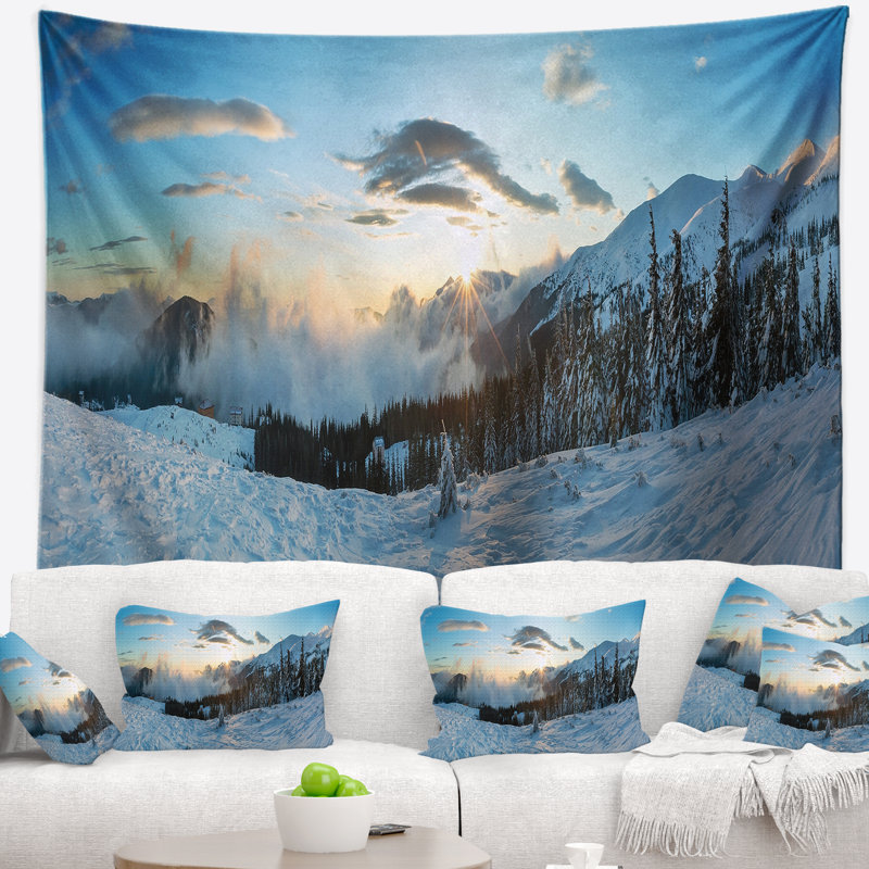 Tapisserie avec accessoires suspendus en polyester de carpathian winter, H 68 po x l 80 po