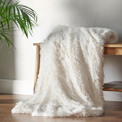 Cuddly Faux Fur 150x200cm Throw