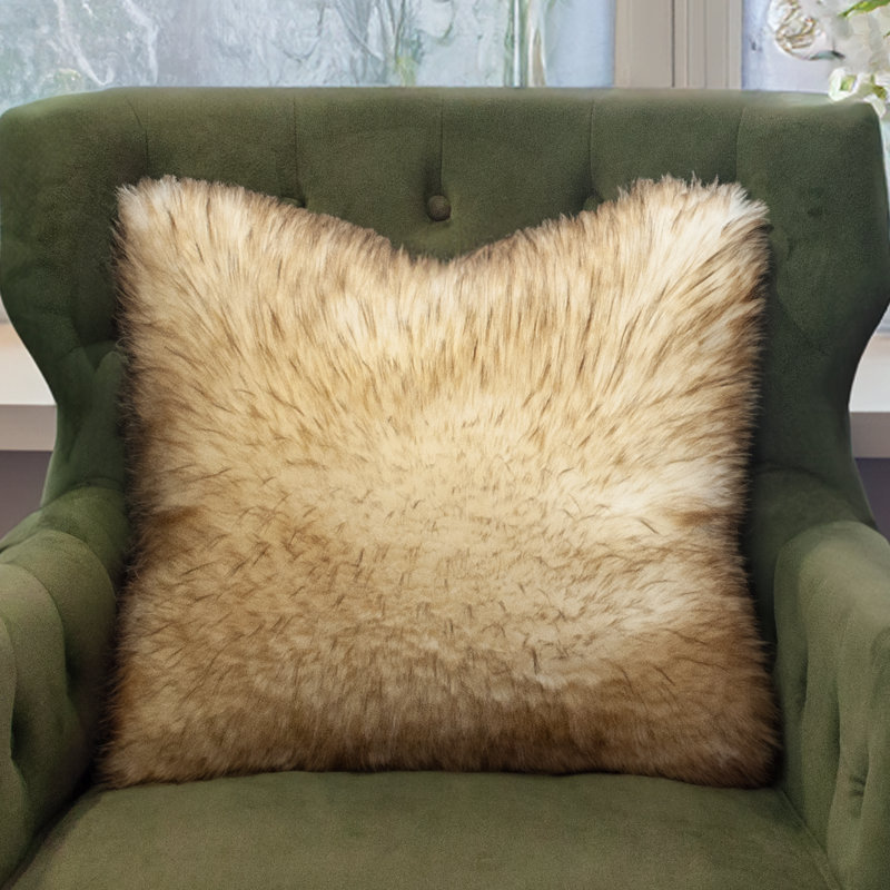 Ensemble de coussins décoratifs en fausse fourrure Thomas Collection®, Carré 18 po