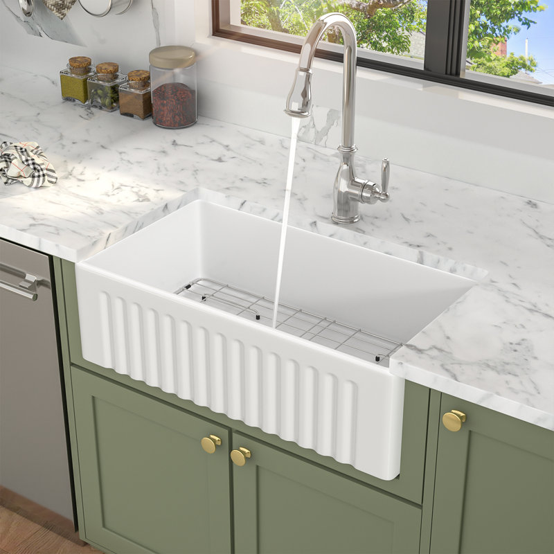 Évier de cuisine à tablier frontal avec accessoires L 33 po x l 20 po, H 10 po x L 30 po x l 28 po