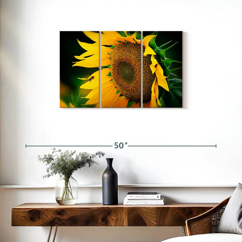 Abeille Harnek attirée par le tournesol, H 20 po x l 33 po