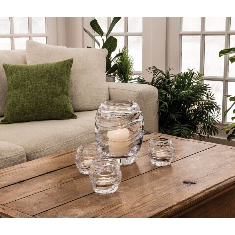 Waterbury Hurricane, Large