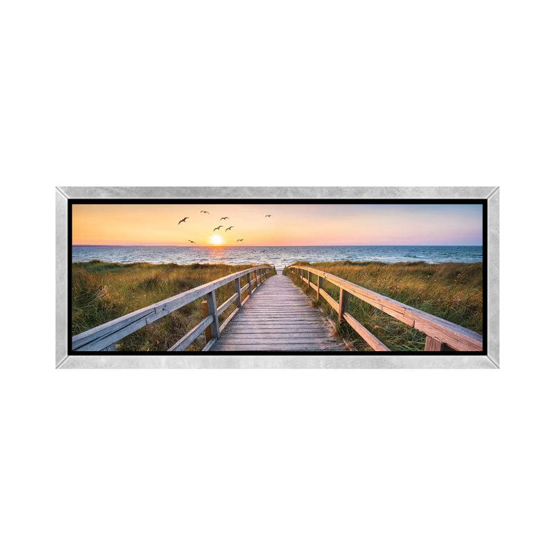 «Dune Beach Panorama» par Leah Straatsma - reproduction d'art, H 20 po x l 60 po x P 1,5 po, Toile avec cadre argenté