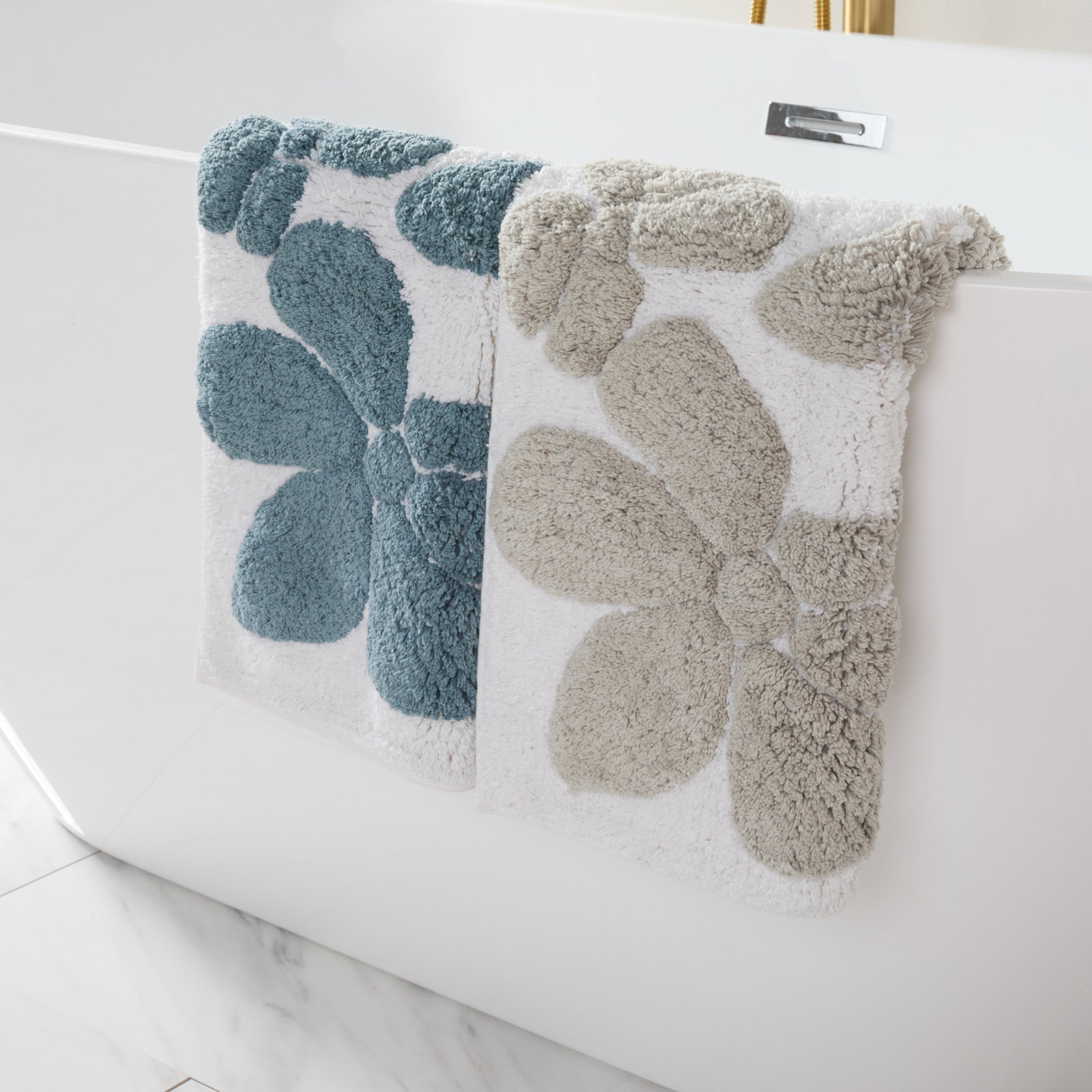 100% Cotton Floral Pattern Bath Mat, 34 in x 21 in, Blue Floral