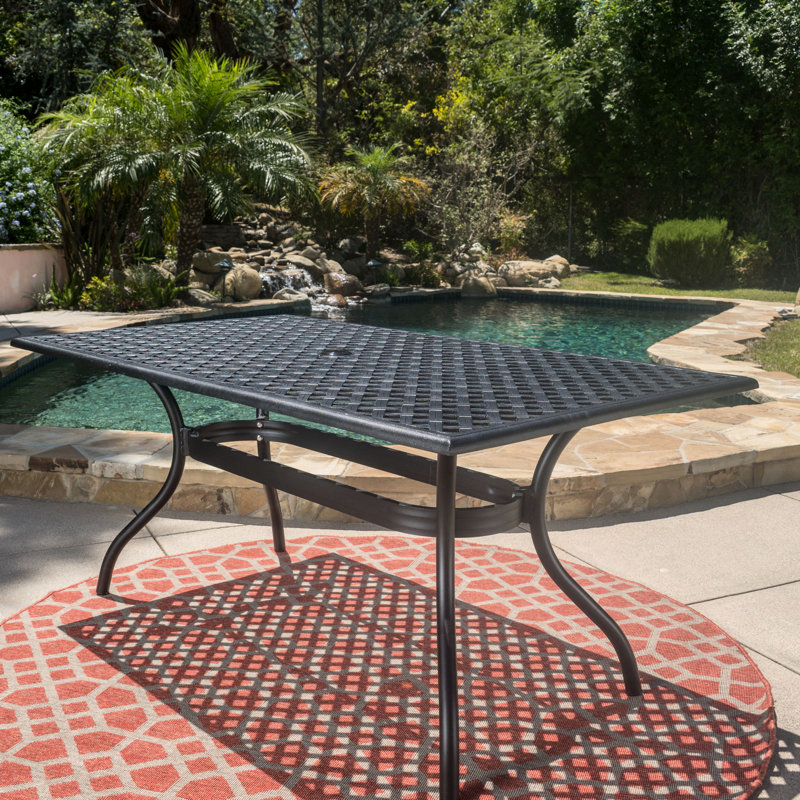 Table rectangulaire en aluminium - solide pour le patio avec un style gracieux extérieur attrayant