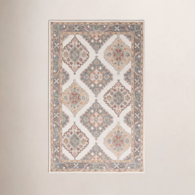 Gray Ivory Hand-Tufted Wool Rug